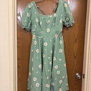 NWT Belle Poque Cottagecore Dress M - green with daisy print and POCKETS!